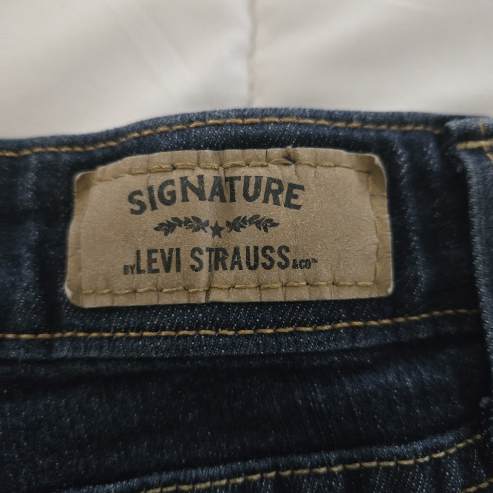 💚 2/$12 or 3/$17 Levi's Signature Women's Modern Capri Stretch Indigo Jeans - Picture 5 of 6